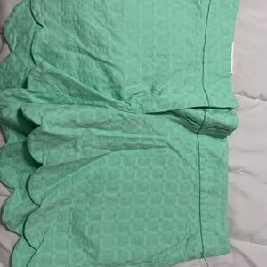 crown & ivy scalloped shorts